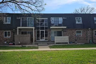 9958 S 84th Terrace, Palos Hills, IL 60465 - Photo 2
