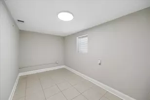 4817 W Dakin St, Chicago, IL 60641 - Photo 10