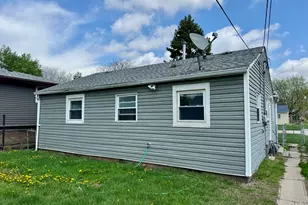 14056 S Marquette Ave, Burnham, IL 60633 - Photo 4