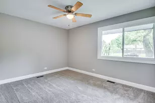 106 Foxcroft Rd, Naperville, IL 60565 - Photo 14