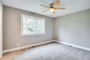 106 Foxcroft Rd, Naperville, IL 60565 - Photo 10