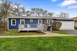607 Orchard St, Antioch, IL 60002 - Photo 2