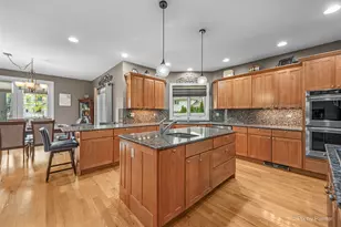 298 Cara Ln, Wood Dale, IL 60191 - Photo 8