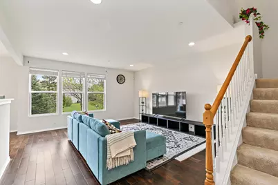 1566 Yellowstone Drive, Streamwood, IL 60107 - Photo 6