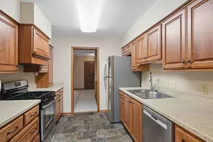 1005 Valley Ln, Lockport, IL 60441 - Photo 4