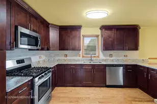 13714 Woodridge Ln, Orland Park, IL 60462 - Photo 6