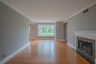 5536 Howard Ave, La Grange Highlands, IL 60525 - Photo 8