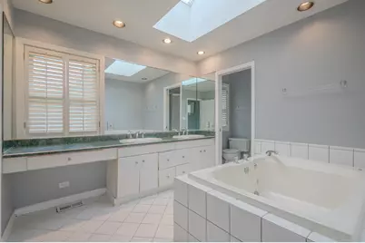 5536 Howard Avenue, La Grange Highlands, IL 60525 - Photo 10
