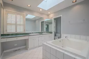 5536 Howard Ave, La Grange Highlands, IL 60525 - Photo 10