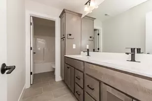 5008 Castlebar Dr, Bloomington, IL 61705 - Photo 28