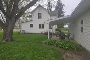 610 E Main St, Ashkum, IL 60911 - Photo 4