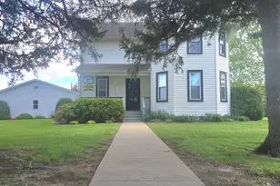 610 E Main St, Ashkum, IL 60911 - Photo 10