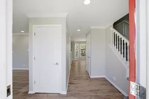 1347 Hunter Dr, Bartlett, IL 60103 - Photo 6