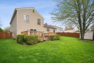 252 Ewell Ct, Bartlett, IL 60103 - Photo 18