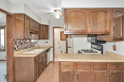 324 W Harrison Road, Lombard, IL 60148 - Photo 6