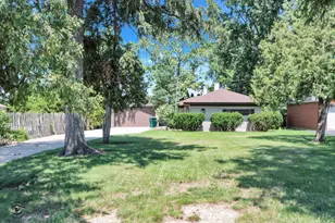324 W Harrison Rd, Lombard, IL 60148 - Photo 2