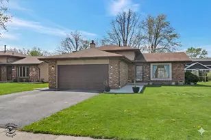 2413 Kerry Winde Dr, New Lenox, IL 60451 - Photo 2