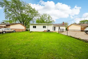 670 Lakeview Ln, Hoffman Estates, IL 60169 - Photo 40