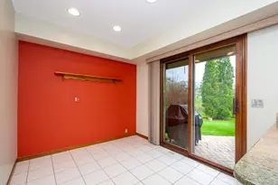 39895 N Crabapple Dr, Antioch, IL 60002 - Photo 4