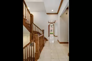 2664 N Hartland Ct, Chicago, IL 60614 - Photo 2