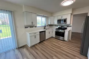 4900 Mary Ct, Country Club Hills, IL 60478 - Photo 8