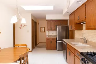 8310 Ashley Ln, Tinley Park, IL 60477 - Photo 16