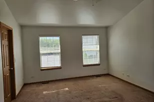 1473 Cambria Dr, Dekalb, IL 60115 - Photo 10