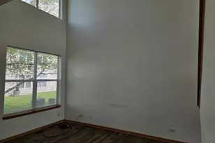 1473 Cambria Dr, Dekalb, IL 60115 - Photo 2