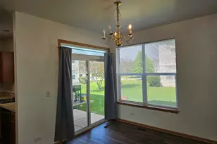 1473 Cambria Dr, Dekalb, IL 60115 - Photo 4