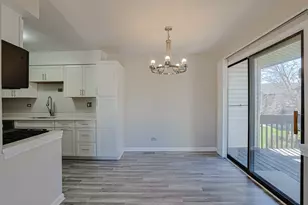 1332 Kingsbury Dr, Hanover Park, IL 60133 - Photo 8