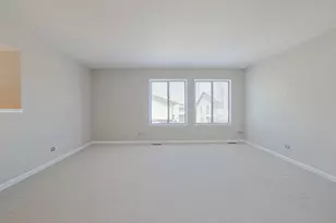 1332 Kingsbury Dr, Hanover Park, IL 60133 - Photo 4