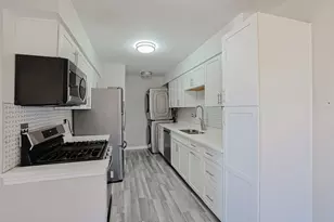 1332 Kingsbury Dr, Hanover Park, IL 60133 - Photo 10