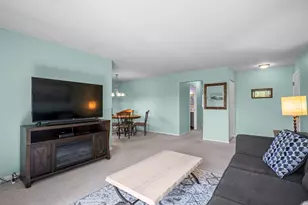 831 E Coach Rd, Palatine, IL 60074 - Photo 16