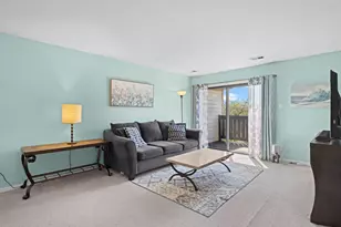 831 E Coach Rd, Palatine, IL 60074 - Photo 12