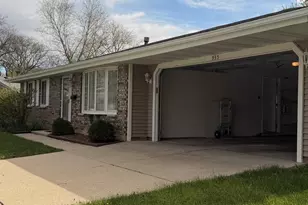 935 S Cedarcrest Dr, Schaumburg, IL 60193 - Photo 32
