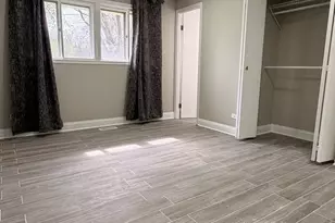 935 S Cedarcrest Dr, Schaumburg, IL 60193 - Photo 16