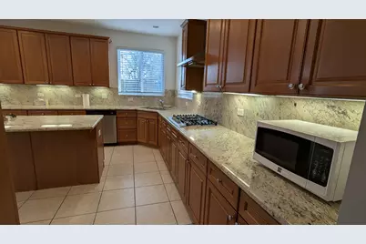 243 Colonial Drive, Vernon Hills, IL 60061 - Photo 10