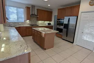 243 Colonial Dr, Vernon Hills, IL 60061 - Photo 16