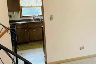 15W563 Diversey Ave, Elmhurst, IL 60126 - Photo 6
