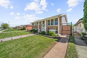 1329 Buffalo Ave, Calumet City, IL 60409 - Photo 4