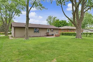 816 N Mohave Dr, Pontiac, IL 61764 - Photo 28