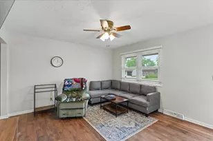816 N Mohave Dr, Pontiac, IL 61764 - Photo 4