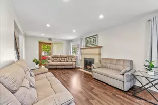1990 Wildwood Ln, Hanover Park, IL 60133 - Photo 6