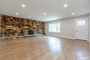 1114 Hewitt Dr, Des Plaines, IL 60016 - Photo 10