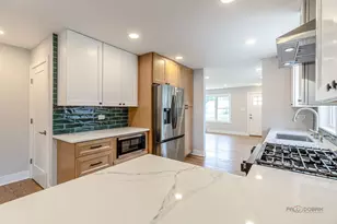 1114 Hewitt Dr, Des Plaines, IL 60016 - Photo 6