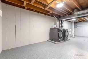 1114 Hewitt Dr, Des Plaines, IL 60016 - Photo 20