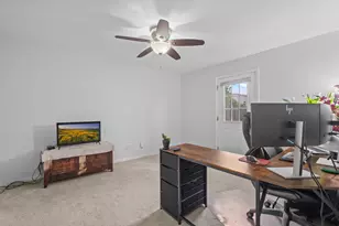 2250 Bannister Ln, Aurora, IL 60504 - Photo 14
