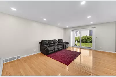 406 Hummingbird Court, Deerfield, IL 60015 - Photo 6