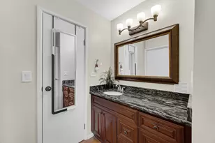 406 Hummingbird Ct, Deerfield, IL 60015 - Photo 18