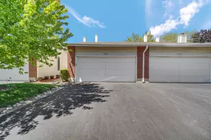 406 Hummingbird Ct, Deerfield, IL 60015 - Photo 1